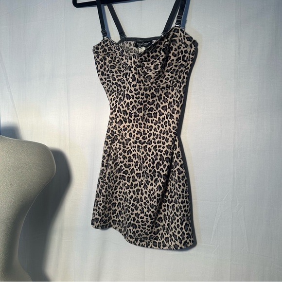 NANCY Ganz Bodyslimmers 36 C leopard removable strap slip dress - Picture 8 of 14